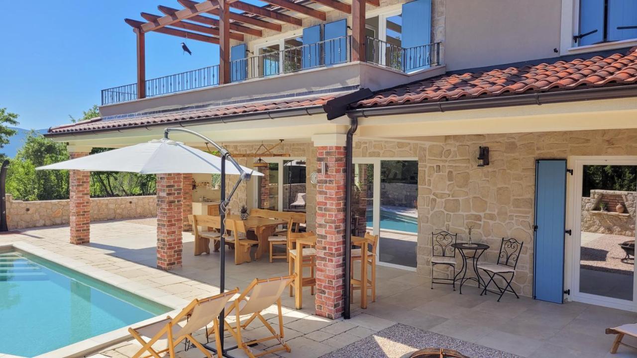 Villa Alara - Charming Villa With Heated Swimming Pool Milohnici Buitenkant foto
