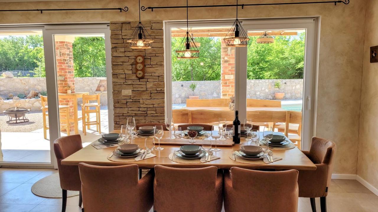 Villa Alara - Charming Villa With Heated Swimming Pool Milohnici Buitenkant foto