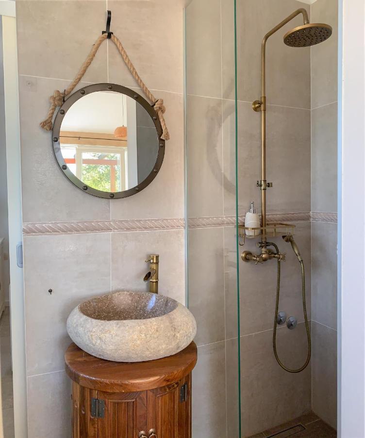 Villa Alara - Charming Villa With Heated Swimming Pool Milohnici Buitenkant foto