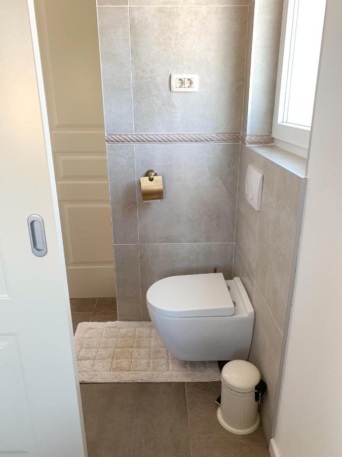 Villa Alara - Charming Villa With Heated Swimming Pool Milohnici Buitenkant foto