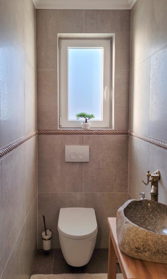 Villa Alara - Charming Villa With Heated Swimming Pool Milohnici Buitenkant foto