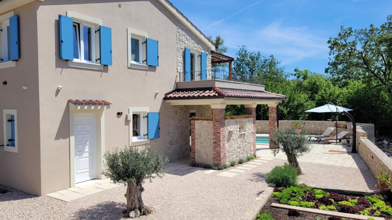 Villa Alara - Charming Villa With Heated Swimming Pool Milohnici Buitenkant foto