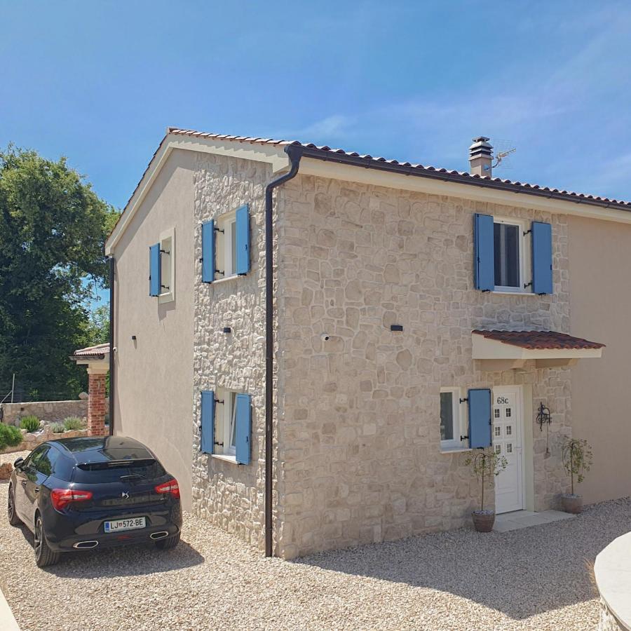 Villa Alara - Charming Villa With Heated Swimming Pool Milohnici Buitenkant foto